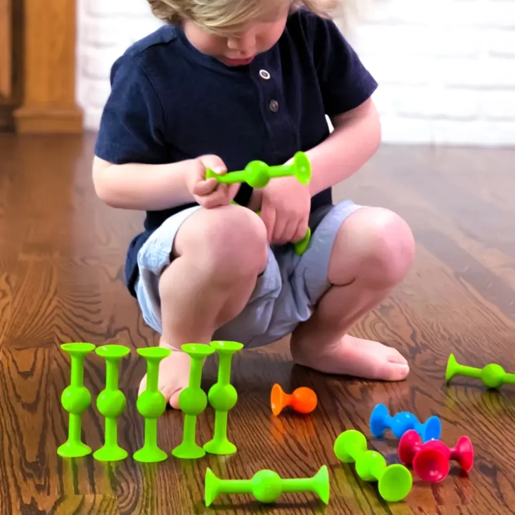 Klocki Przyssawki dla Dzieci Squigz Zestaw Startowy — Fat Brain Toys