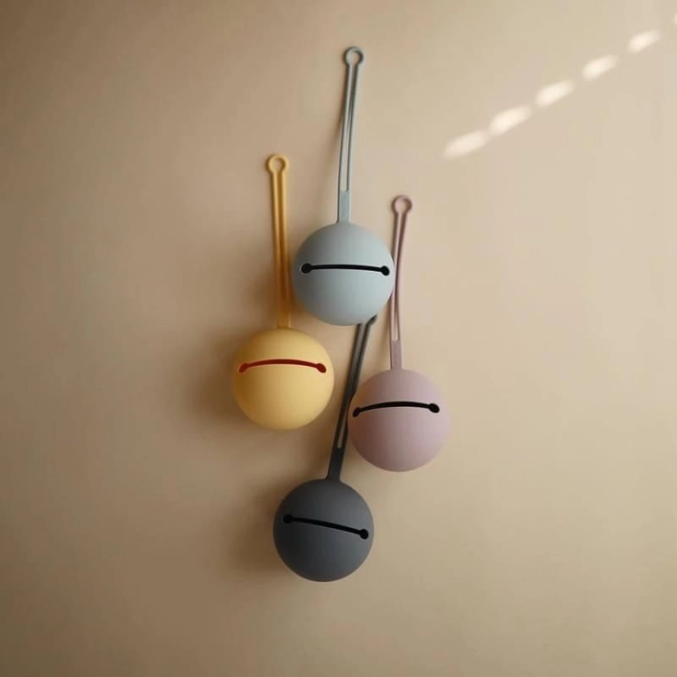 Etui na Smoczek Kula Ball Pale Daffodil / Mushie