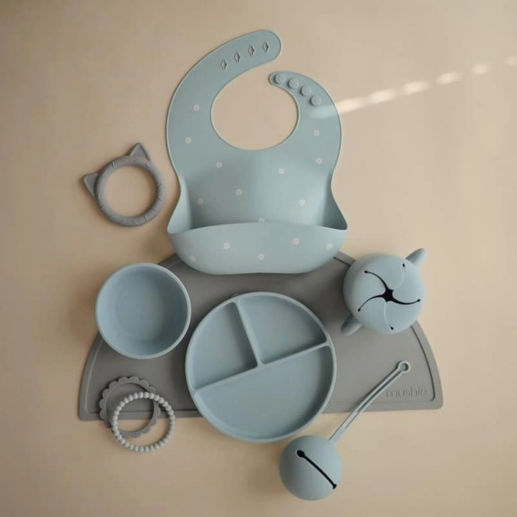 Etui na Smoczek Kula Ball Powder Blue Mushie