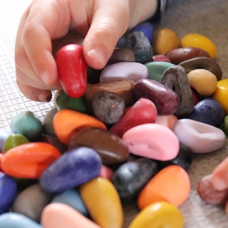 Kredki Woskowe 16 Kolorów dla Dzieci Crayon Rocks w Bawełnianym Woreczku