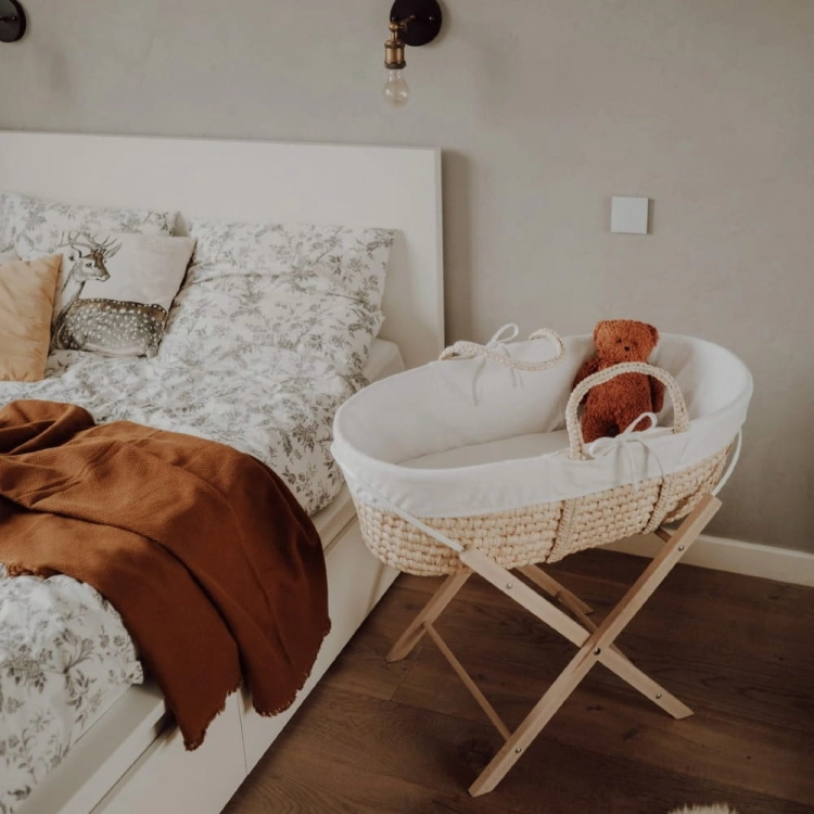 Kosz Mojżesza ze Stojakiem AhojBaby Naturalny w Sypialni