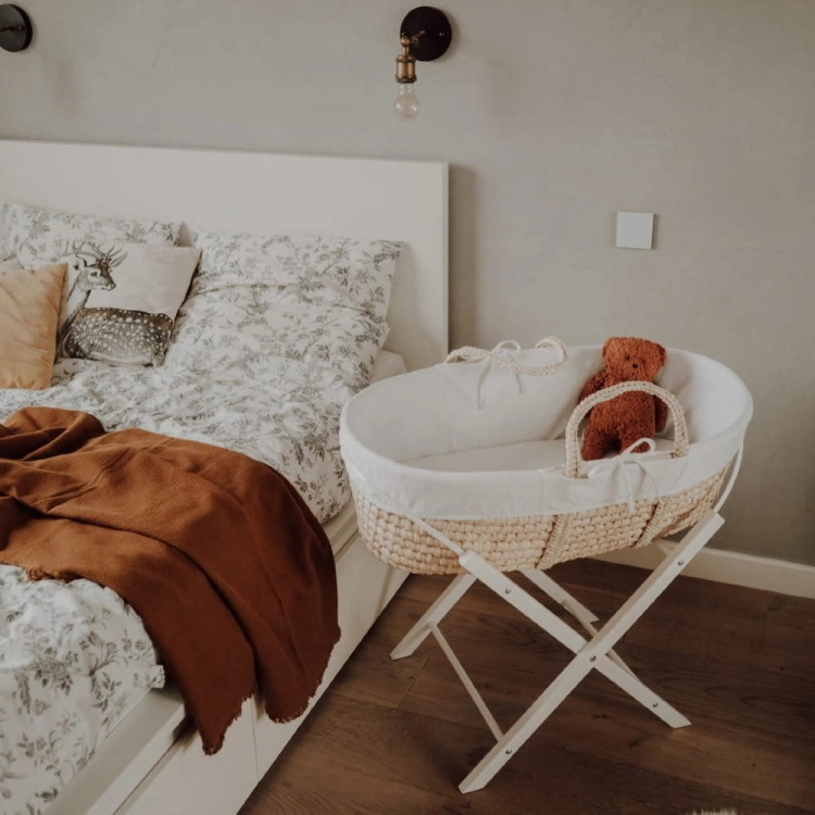 Kosz Mojżesza ze Stojakiem AhojBaby Biały w Sypialni