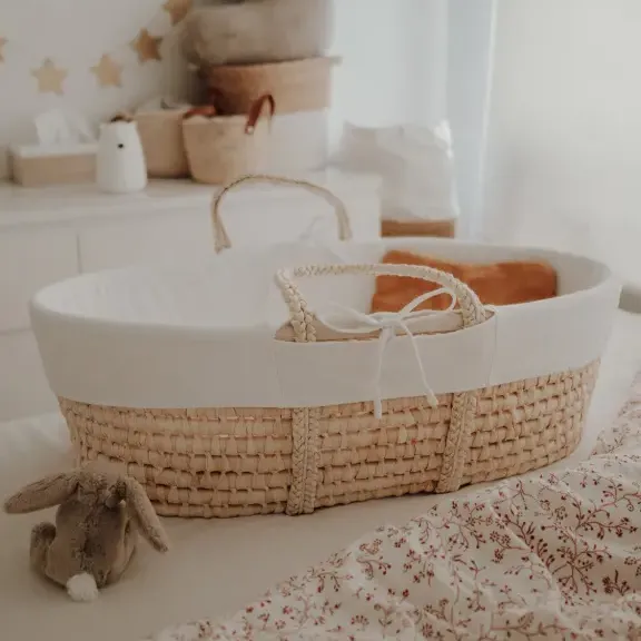 Wyściółka do Kosza Mojżesza Bawełna Organiczna Biała z Poduszką — Ahojbaby