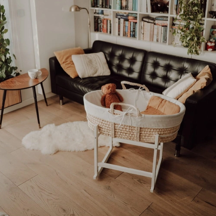 Kołyska do Kosza Mojżesza Biała z Boku — Ahojbaby