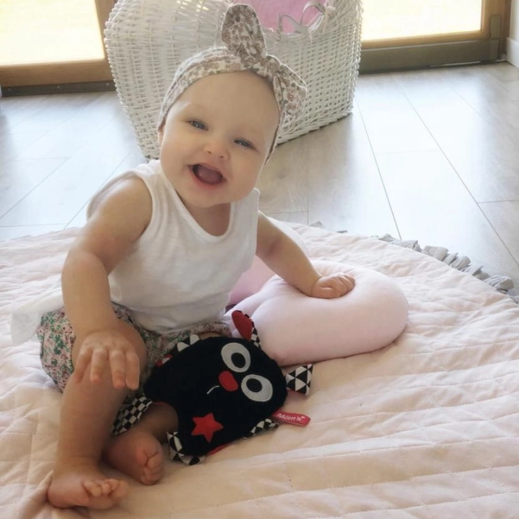Szeleścik Sensoryczny z Gwiazdką Czarny - Mom's Care