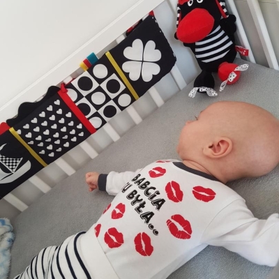 Książeczka do Łóżeczka Sensoryczna Kontrastowa - Mom's Care