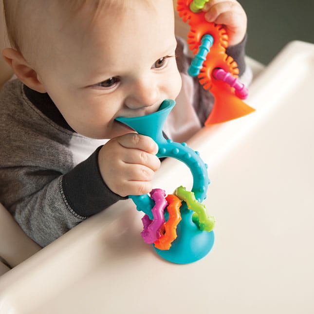 Grzechotko-gryzak z Przyssawką Niebieski — Fat Brain Toys