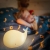 Lampka Nocna Dla Dzieci Stojąca Wieloryb z Pilotem Świecący Światłęm — Rabbit and Friends