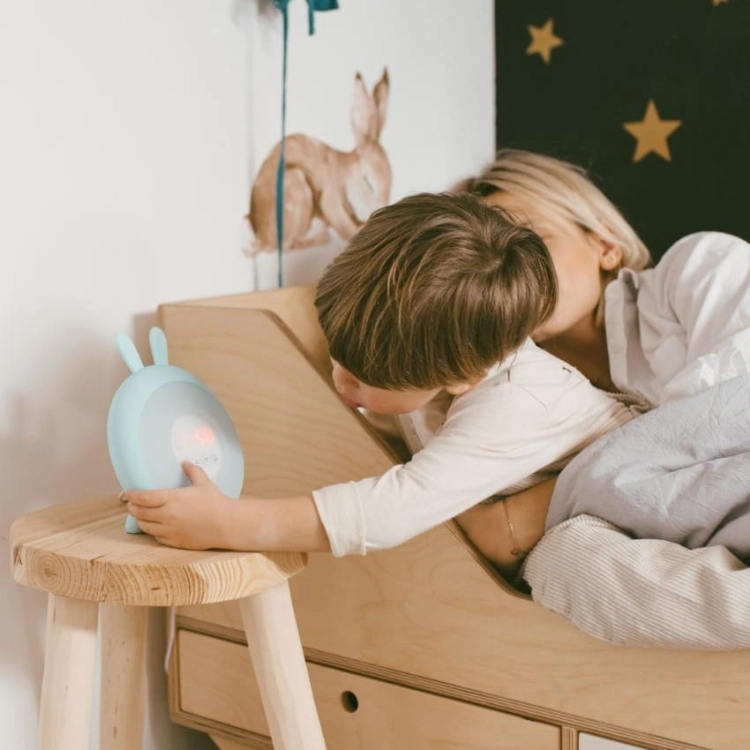 Lampka Nocna Dla Dzieci Stojąca Budzik Zielony Królik — Rabbit and Friends