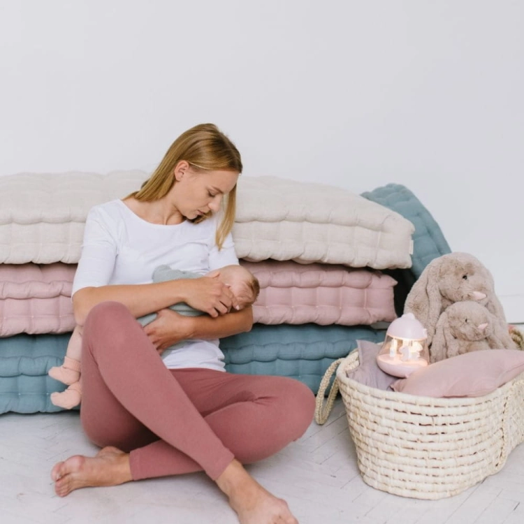 Lampka Nocna Dla Dzieci Stojąca Pozytywka Różowa — Rabbit and Friends
