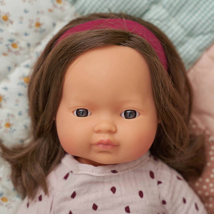 Lalka dziewczynka Europejka Brązowe włosy 38cm Miniland Doll