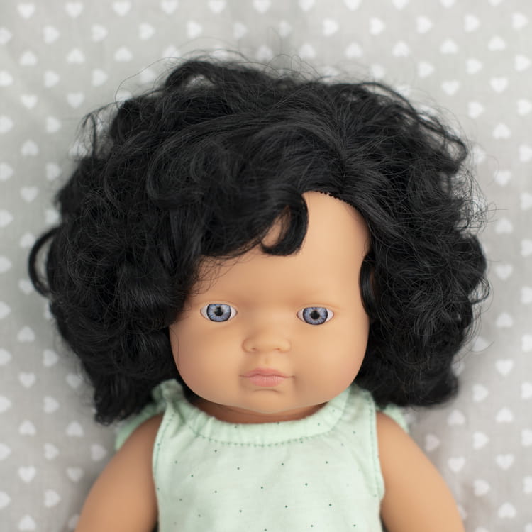 Lalka dziewczynka Europejka Czarne Kręcone Włosy 38 cm Miniland Doll