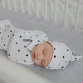 Otulacz dla Niemowlaka z Czapeczką First Step Czarne Kropki - Sleepee