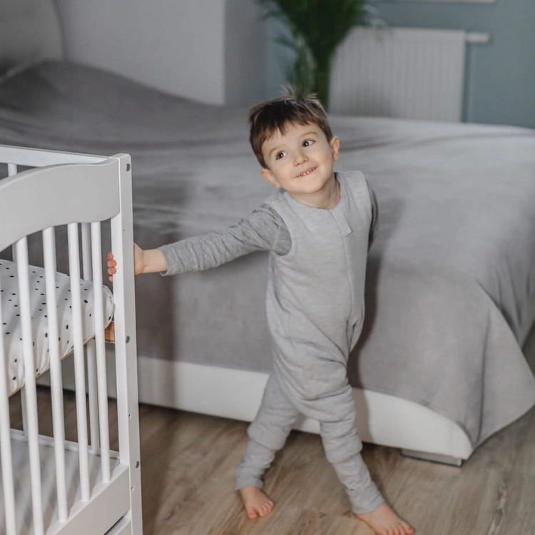 Śpiworek Niemowlęcy do Spania Dwustronny z Nóżkami Melanżowy Szary 1-2 Lata — Sleepee