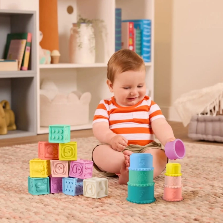 Miękkie klocki i kubeczki - zestaw sensoryczny BX2401Z / B.toys