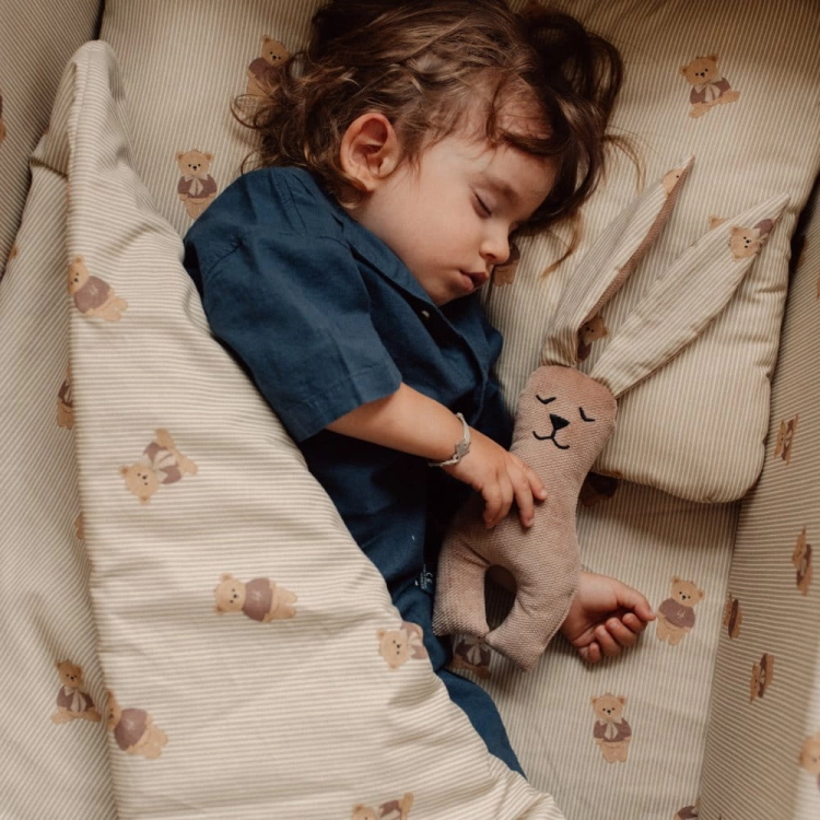 Bawełniana pościel Baby Bear La Millou zbliżenie na wzór z misiem