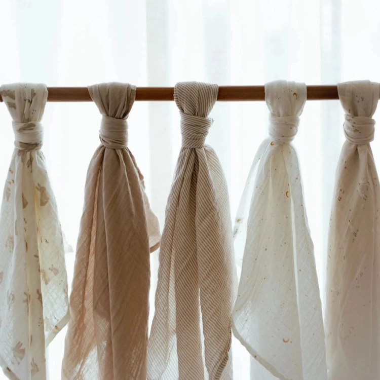 Duży otulacz muślinowy Little Dutch 120x120 cm w kolorze Pure Soft Beige