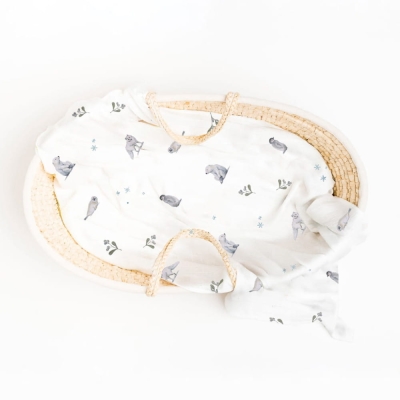 Duży otulacz bambusowy Layette Greenland 120x120 cm z motywem liści