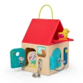 Domek z zamkami Unlock & Learn Box B.toys – otwarty domek z figurką kaczuszki na dachu i figurką króliczka wewnątrz, zabawka motoryczna dla dzieci