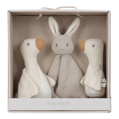 Zestaw prezentowy Dzianinowy Newborn Naturals Little Dutch – otwarte pudełko prezentowe z dużą gęsią, przytulanką królikiem i małą gęsią grzechotką, Little Dutch