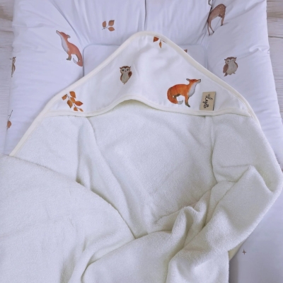 Kapturek ręcznika Layette z autorskim motywem zwierząt leśnych Woodland