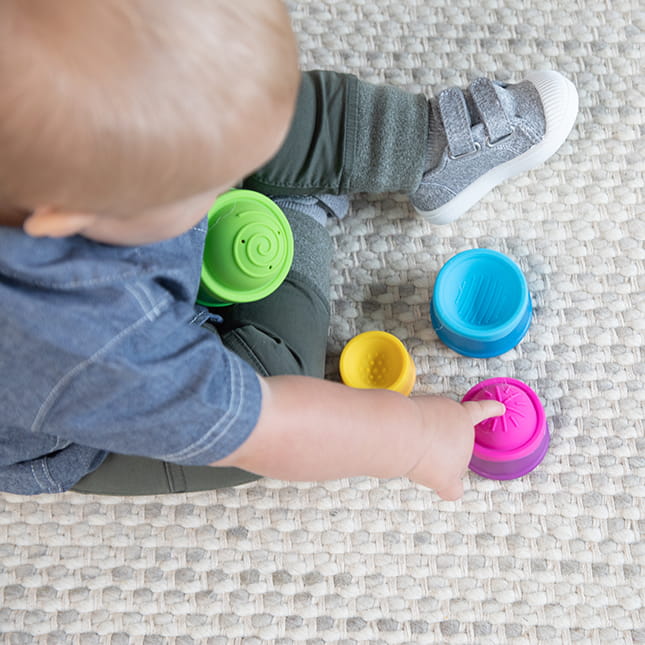 Sorter Kształtów dla Dziecka Bąbelki Dimpl Wieża Fat Brain Toys