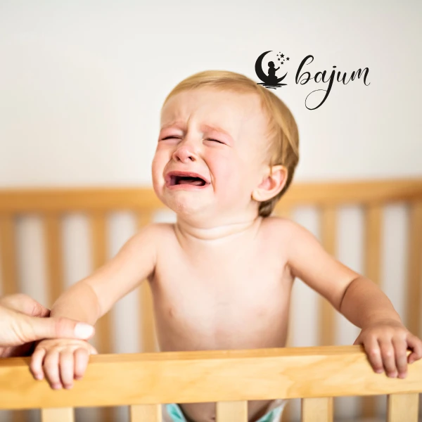 Dlaczego 2-letnie dziecko budzi się w nocy z płaczem? Co robić?