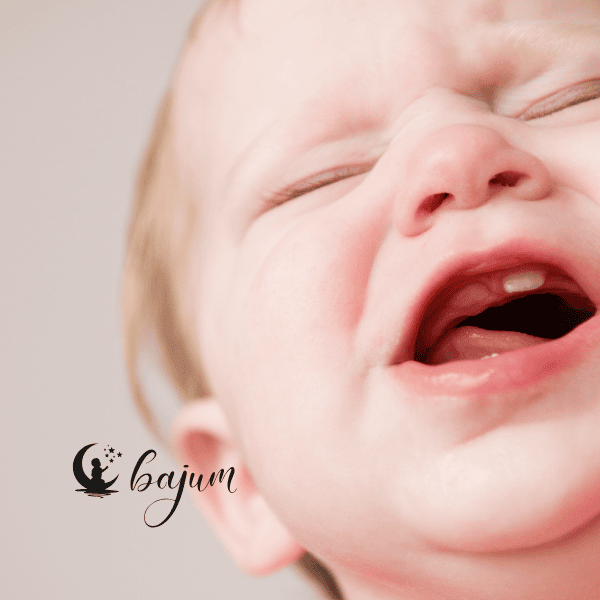 Co oznaczają białe dziąsła u niemowlaka? Poznaj możliwe przyczyny i objawy