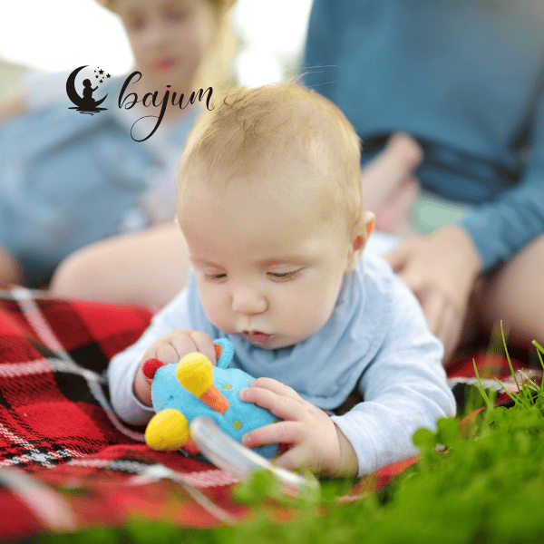 Jakie zabawki zachęcają niemowlaka do leżenia na brzuszku?